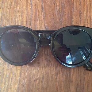 Stylish Black Round Sunglasses